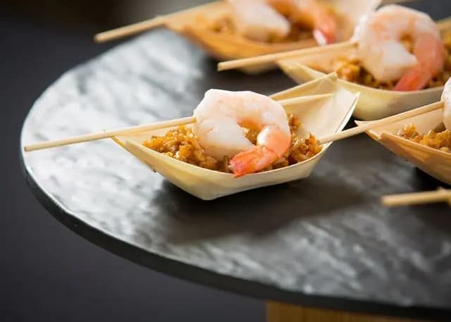 wooden-cones-cups-boat-trays